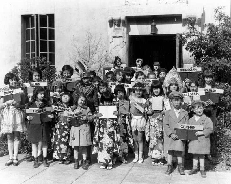 Children in foreign costumes