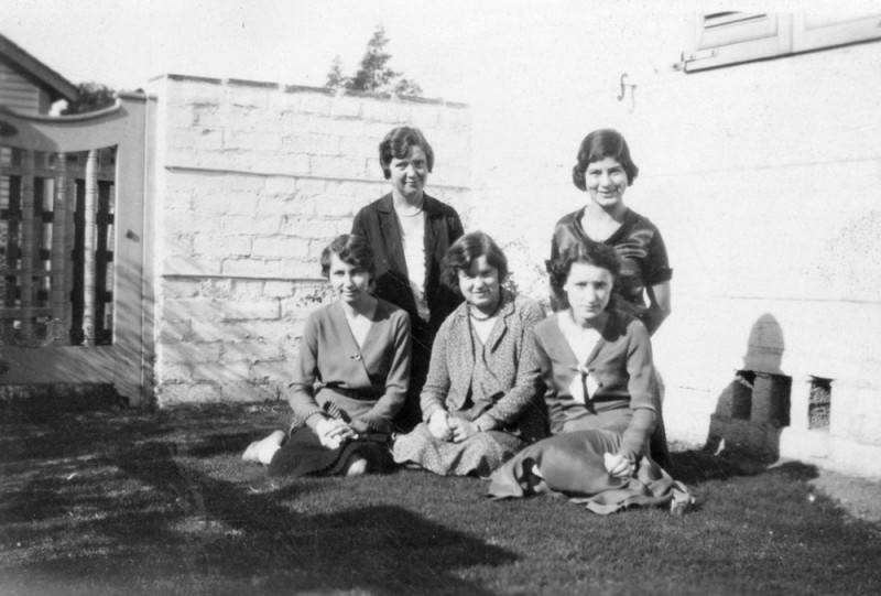 staff members of Angeles Mesa Branch