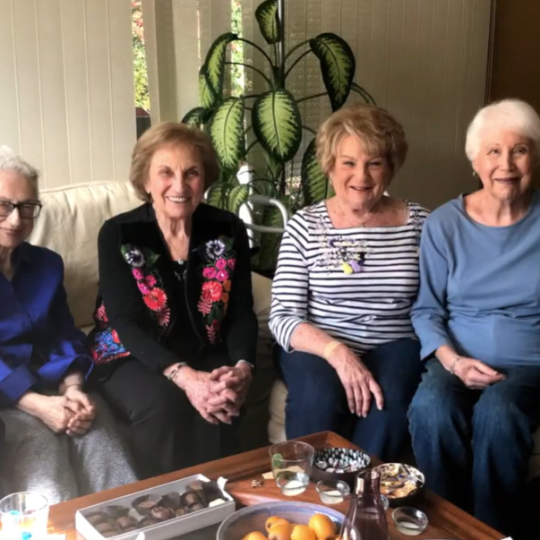 4 older jewish ladies
