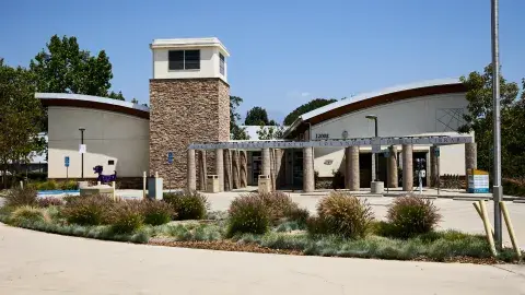 Exterior of Lake View Terrace Branch Library
